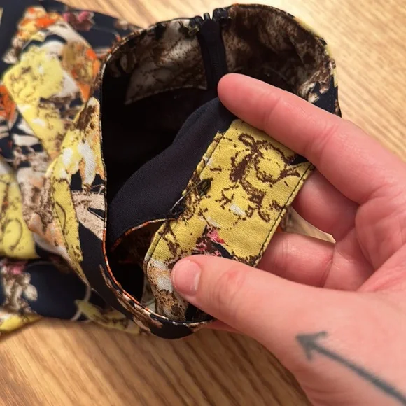 Floral Long Sleeved Romper - Picture 7 of 8